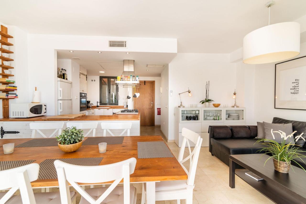 فيلا Torreblanca 4Bdr Townhouse With Stunning Views فوينخيرولا المظهر الخارجي الصورة