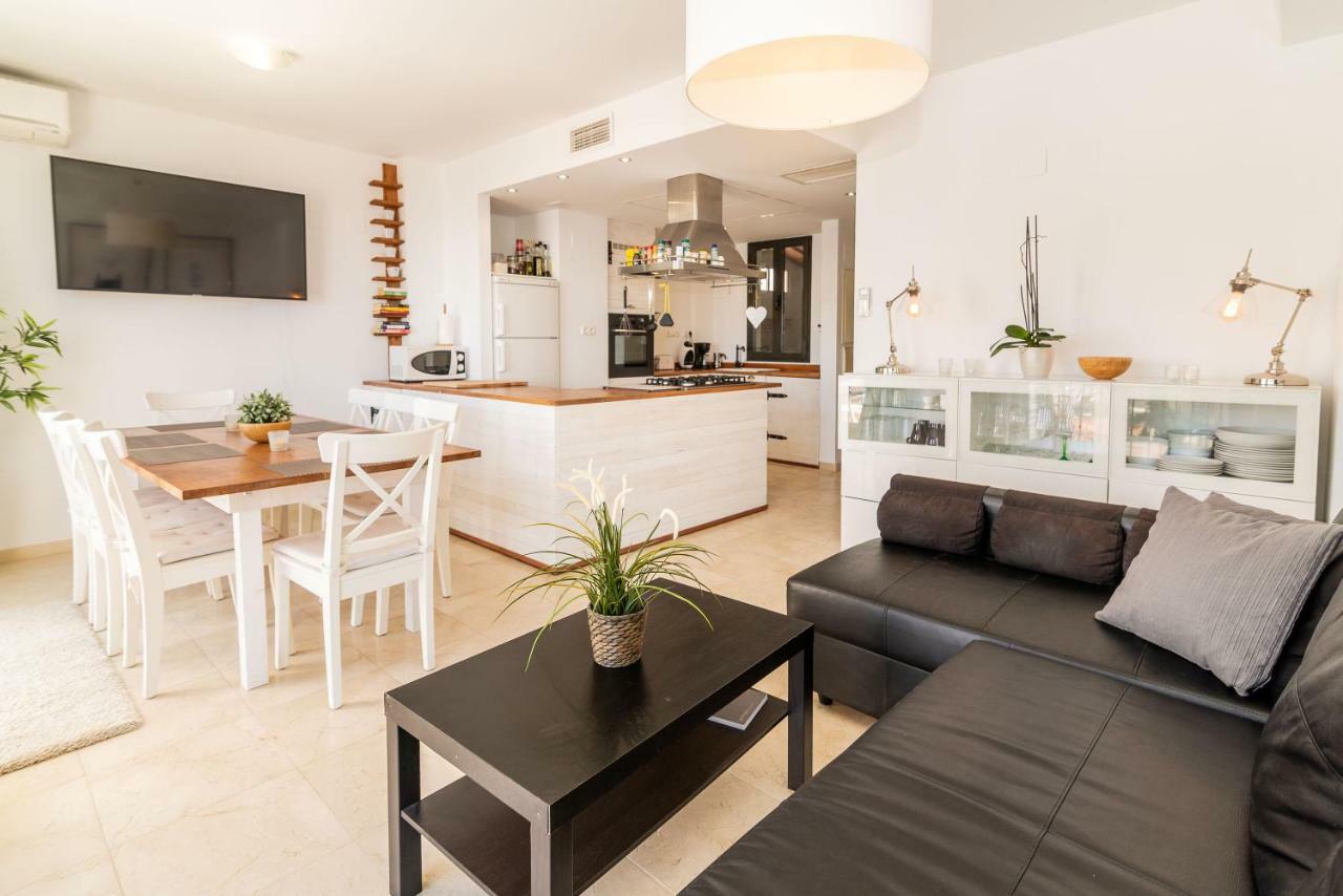 فيلا Torreblanca 4Bdr Townhouse With Stunning Views فوينخيرولا المظهر الخارجي الصورة